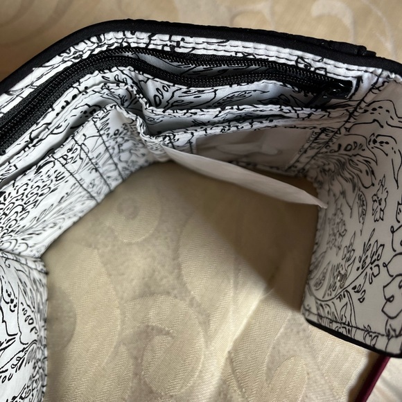 RFID Riley Compact Wallet in Mucrofiber Classic Black - Picture 3 of 6